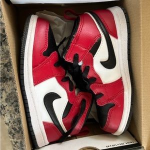 Jordan AJ 1 Mid
